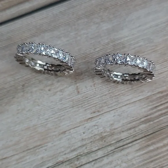 NIB STERLIG SILVER PRINCESS CUT PRONG SET ETERNITY BAND - Picture 4 of 8